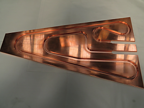 無酸素銅部品に冷却配管を半田付け施工した例